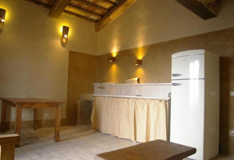 شقة غرفة واحدة مزودة بتراس, B&b Casale Di Poggioferro