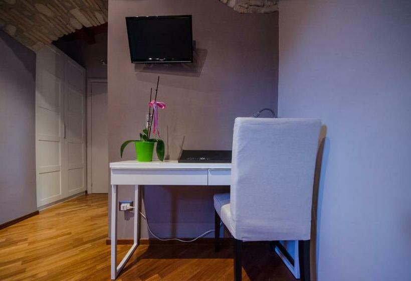 اتاق لوکس, B&b Le Streghe