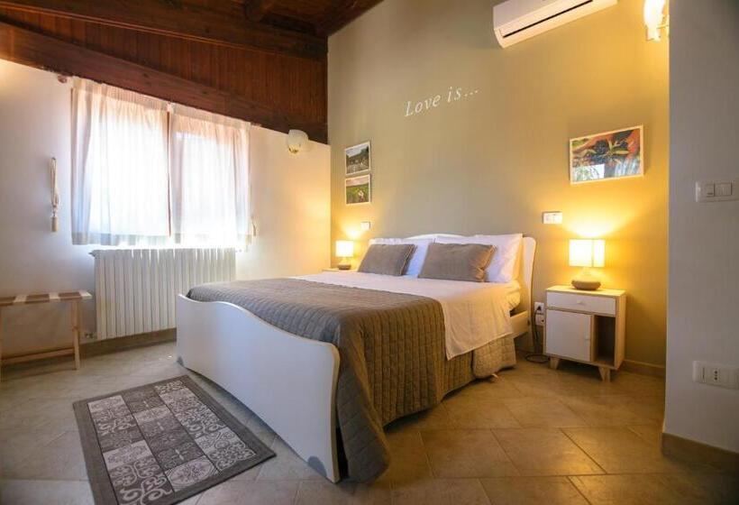 חדר סטנדרט נוף לבריכה, B&b Villa Adriana