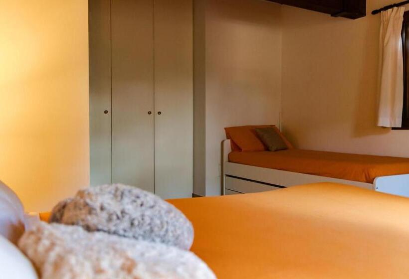 חדר סטנדרט נוף לבריכה, B&b Villa Adriana