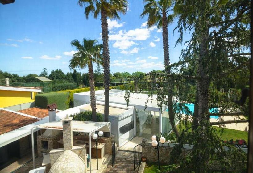 חדר סטנדרט נוף לבריכה, B&b Villa Adriana