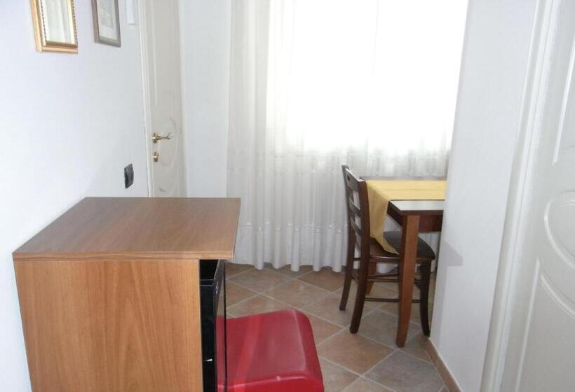 اتاق استاندارد یک نفره, Antica Interamnia