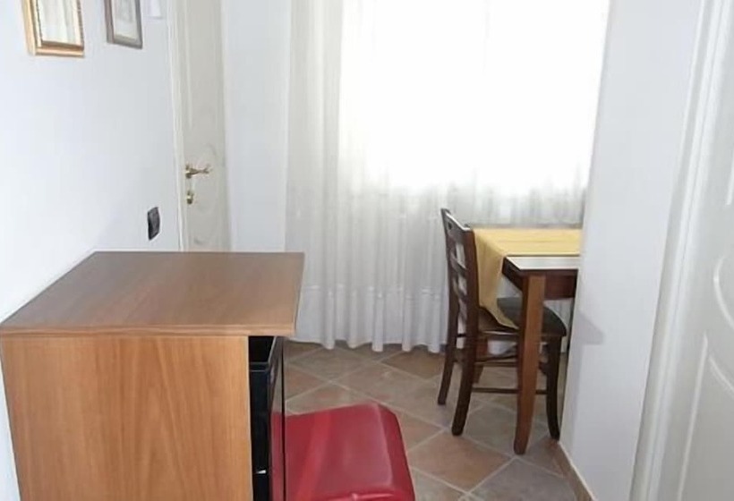 اتاق استاندارد یک نفره, Antica Interamnia