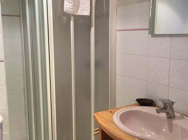 חדר קומפורט, La Roche Meane