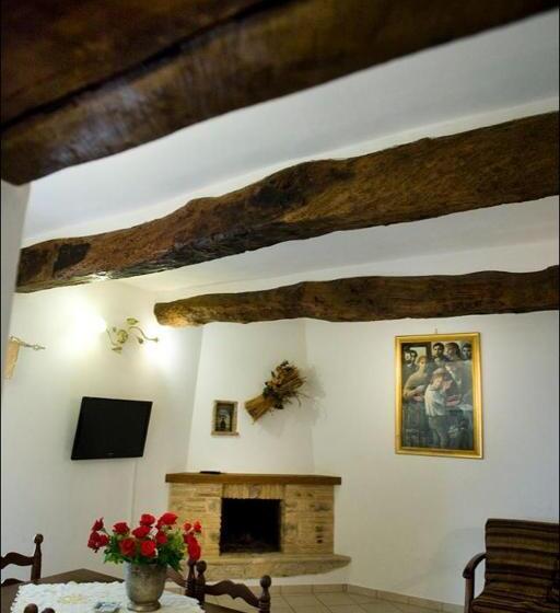 带2个卧室的公寓, Bed And Breakfast Mblò