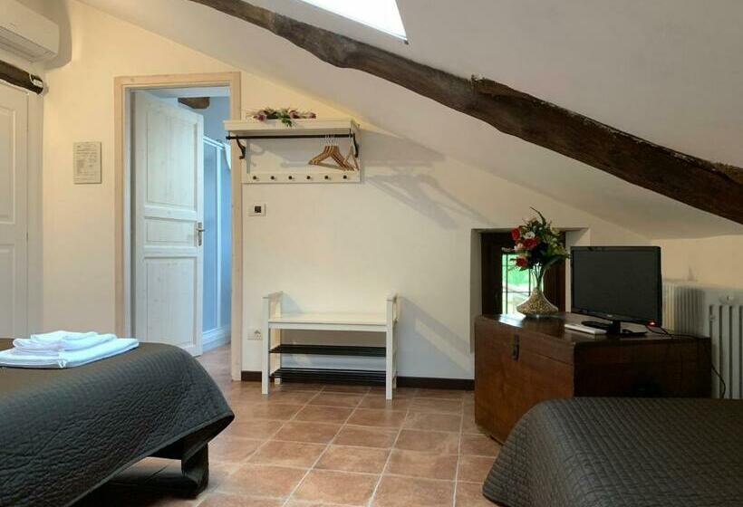 スタンダードトリプルルーム, Quattro Gatti