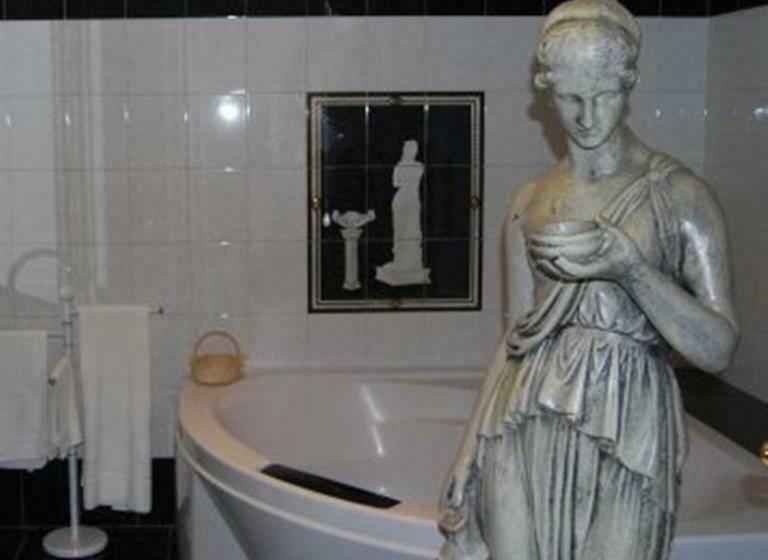 غرفة قياسية, Villa Axa