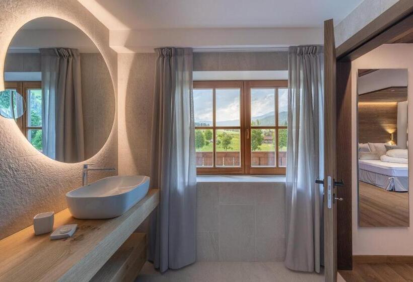 חדק דלוקס עם ג'קוזי, Cima Dodici B&b   Apartments