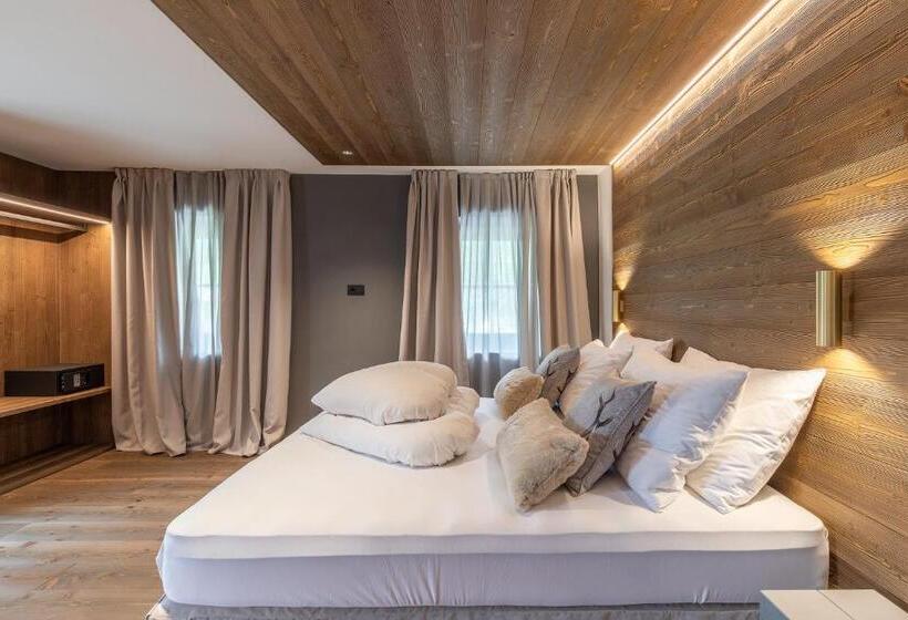 חדק דלוקס עם ג'קוזי, Cima Dodici B&b   Apartments