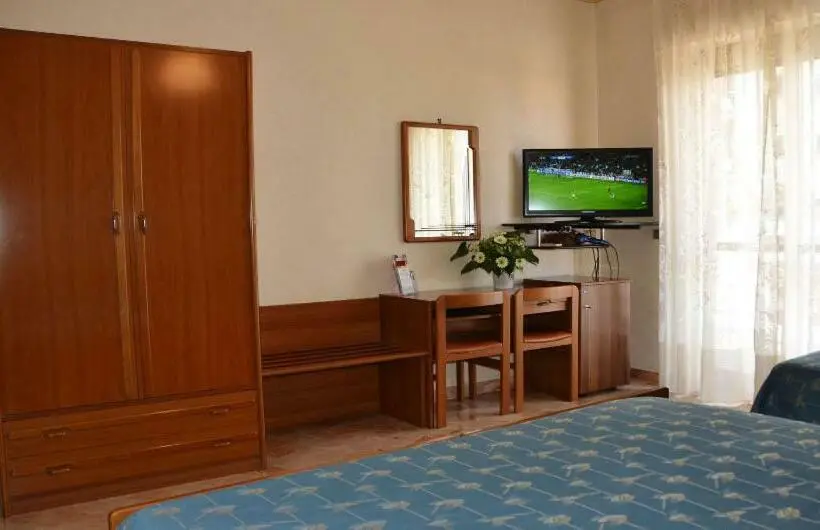 Standard Triple Room, A 14