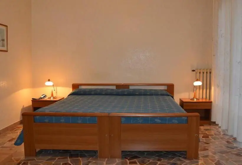 Standard Room, A 14
