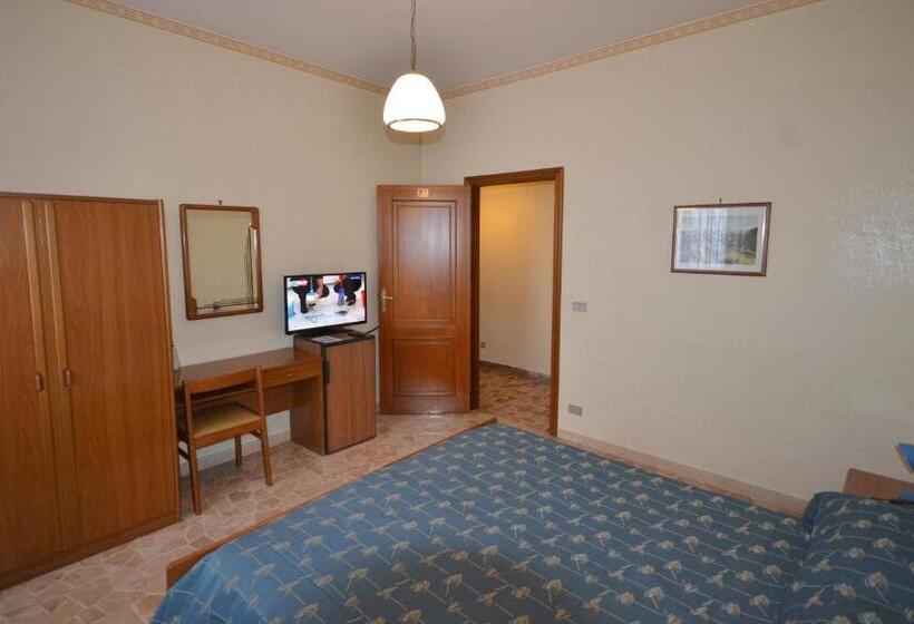 דירת שני חדרים, A 14