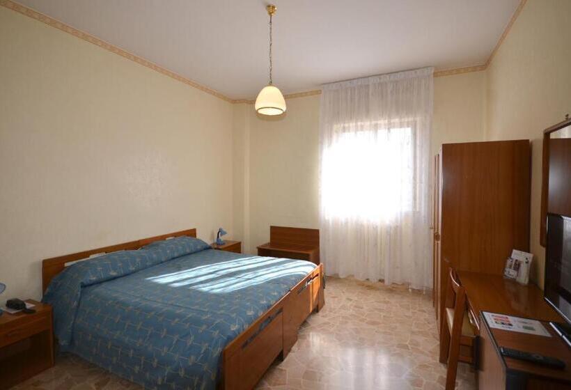 דירת שני חדרים, A 14