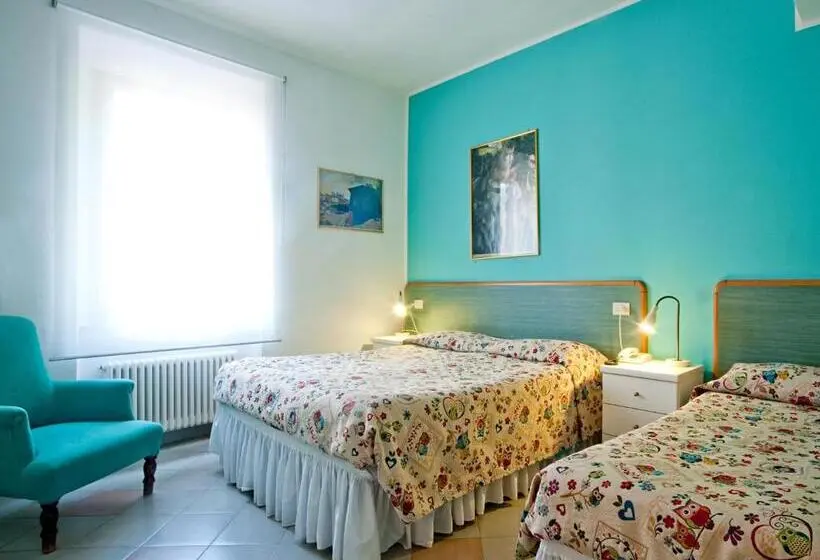 スタンダードトリプルルーム, Albergo Ristorante Corsini