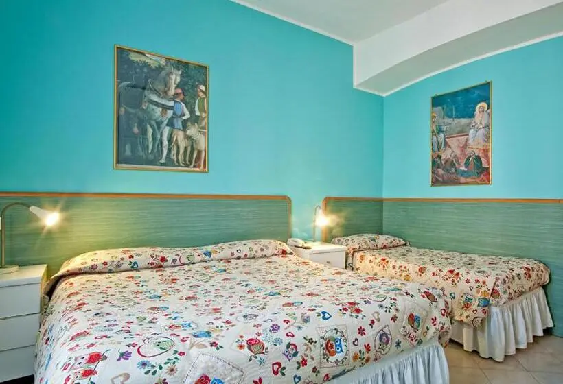 スタンダードトリプルルーム, Albergo Ristorante Corsini