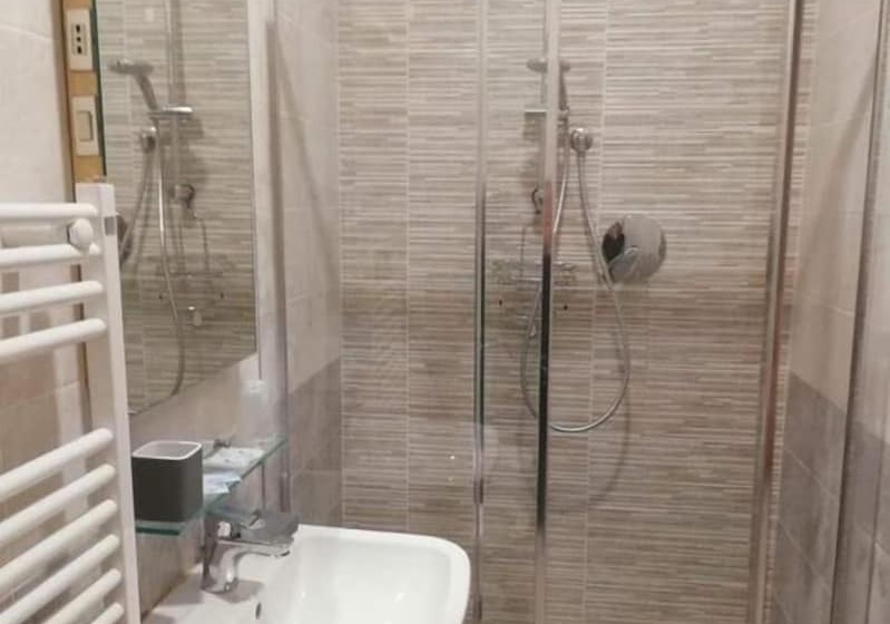 Camera Standard, Albergo Torino