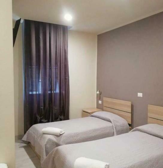Camera Standard, Albergo Torino