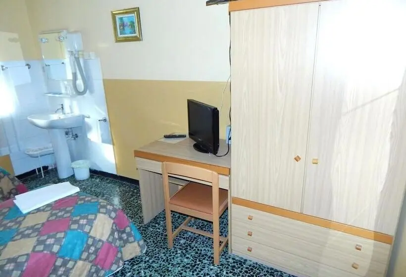 バス共有のスタンダードルーム, Albergo Torino