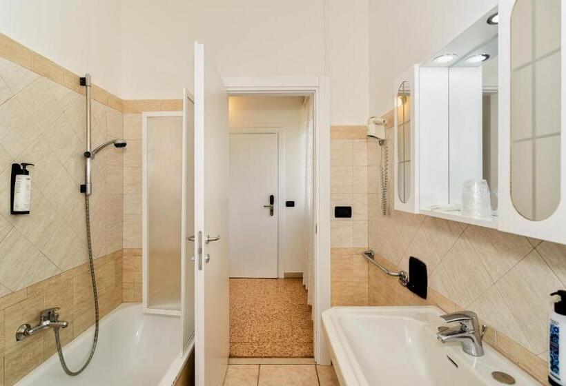 غرفة أساسية ثلاثية, Ambra