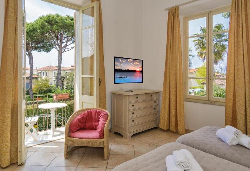 غرفة قياسية مزوَّدة بشُرفة, Ambra