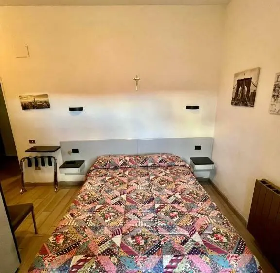 Standard-huone, Centrale