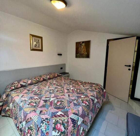 חדר סטנדרט, Centrale