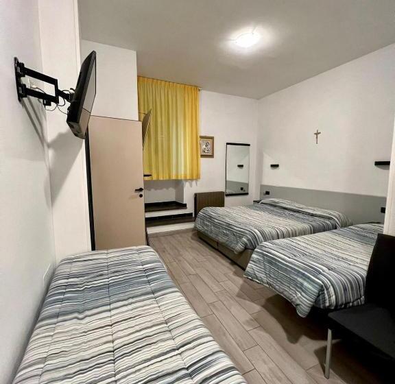 חדר סטנדרט לארבעה, Centrale