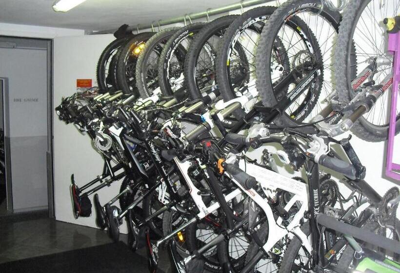 テラス付き１ベッドルームアパートメント, Innerhofer