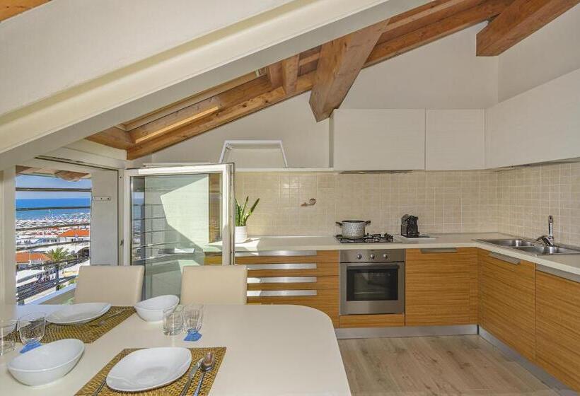 شقة غرفتين مطلة على البحر, Lungomare