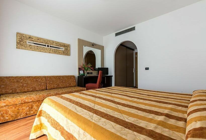 חדר סטנדרט לשלושה, Olympus