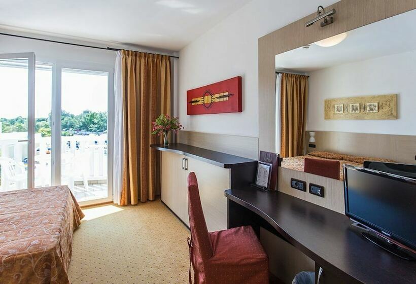 חדר משפחתי, Olympus