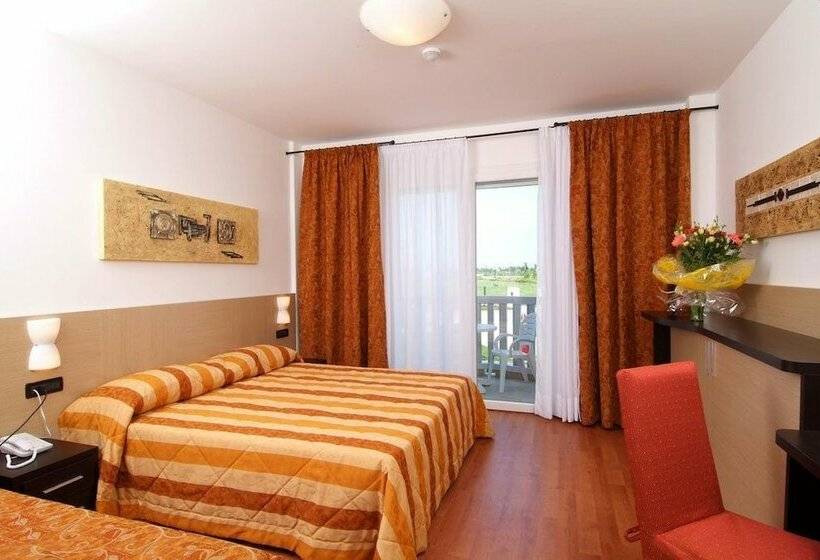 חדר משפחתי, Olympus