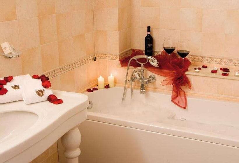 חדר סטנדרט לארבעה, Relais Madonna Di Campagna