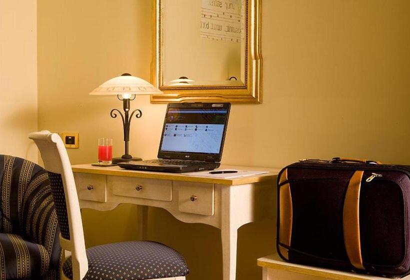 חדר סטנדרט לארבעה, Relais Madonna Di Campagna