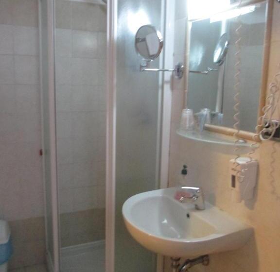 标准单人间, Ristorante Sbranetta