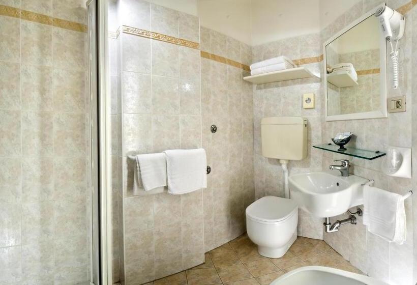 Quarto Estandar com Sacada, Solmar