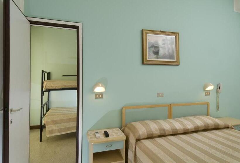 اتاق استاندارد چهار تخته, Solmar