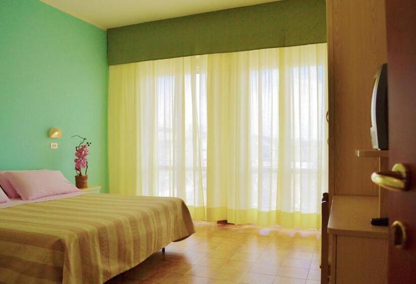 اتاق استاندارد چهار تخته, Solmar