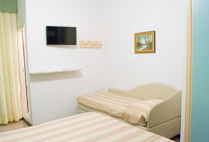 Quarto Triplo Estandar, Solmar