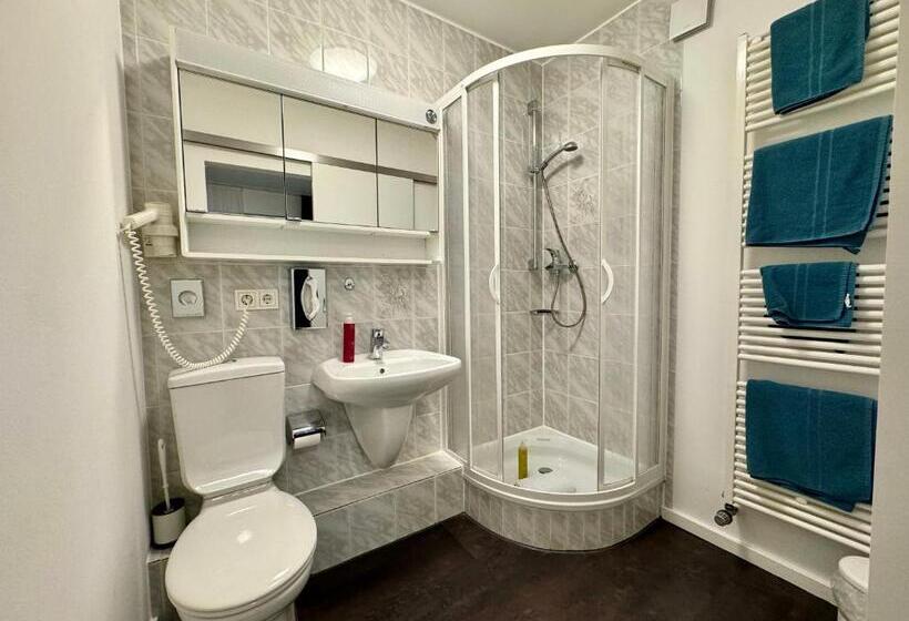 エコノミールーム, Sonnenuhr