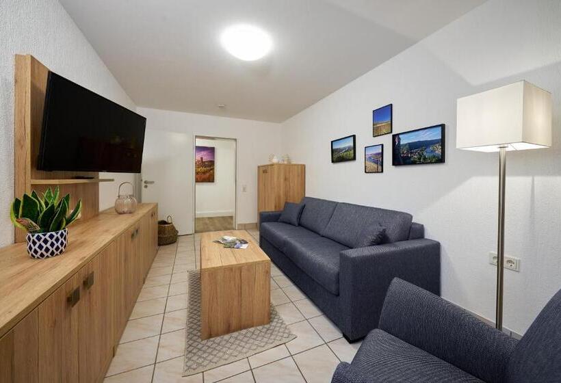 １ベッドルームアパートメント, Sonnenuhr