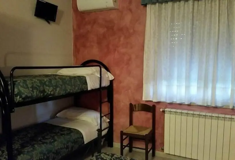 スタンダード4人部屋, Albergo B&b Antica Trattoria Bacco