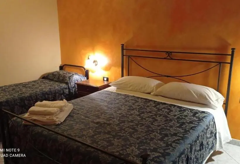 スタンダードトリプルルーム, Albergo B&b Antica Trattoria Bacco