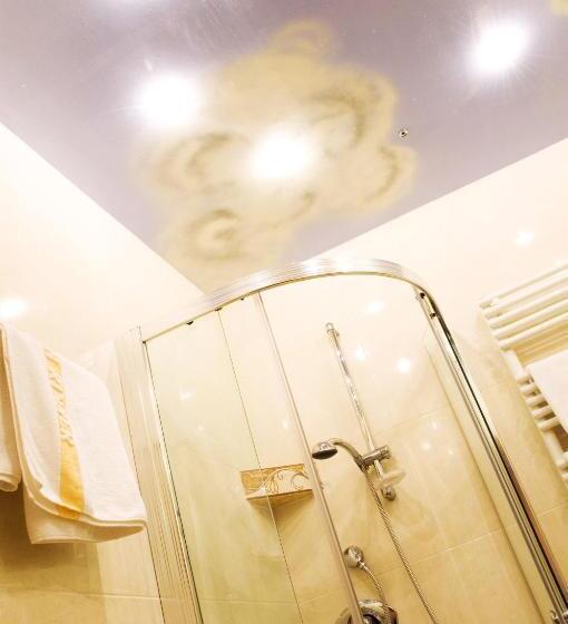 家庭间, Apipura Hotel Rinner