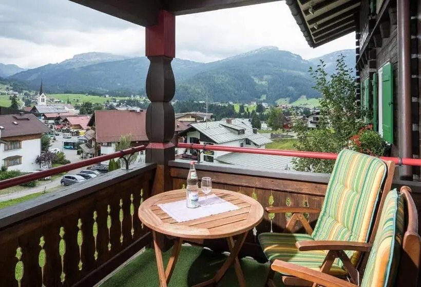 Standard-huone Parveke, Gästehaus Walserheimat