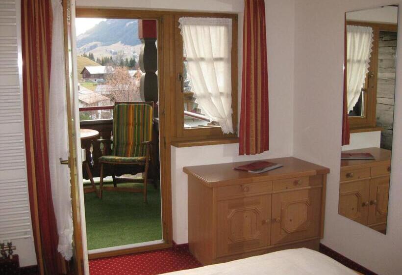 جناح جونيور, Gästehaus Walserheimat