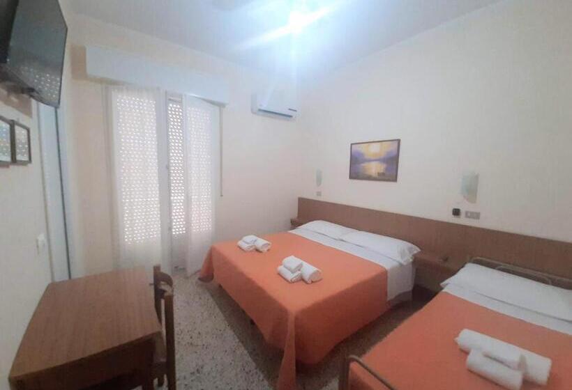 اتاق استاندارد سه نفره, Amalfi