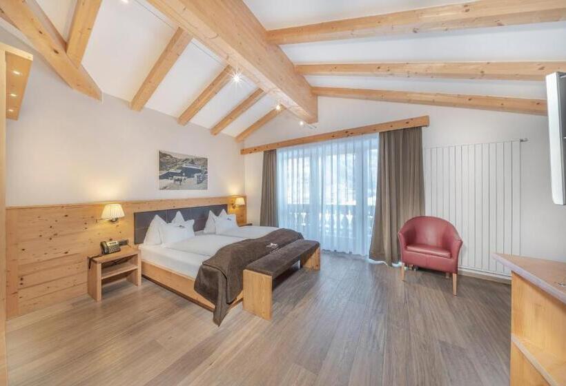 Полулюкс, Chalet Dlaces
