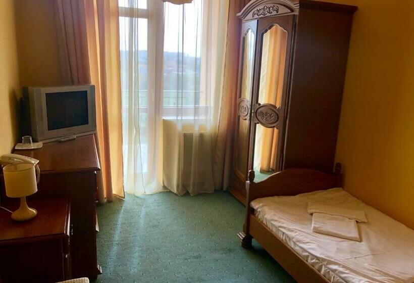 غرفة قياسية فردية, Chervona Gora