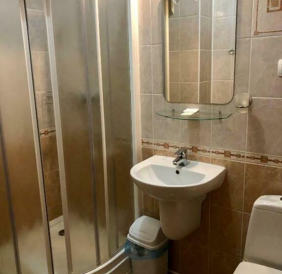 غرفة قياسية فردية, Chervona Gora